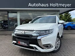 Weiß Gebraucht 2020 Mitsubishi Outlander P-HEV Plus SUV | 23.950 € (Teuer)
