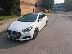 Weiß Gebraucht 2016 Hyundai i40 Premium Kombi | 12.390 € (Fairer Preis)