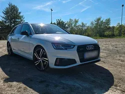 Weiß Gebraucht 2018 Audi A4 Ambiente Kombi | 22.600 € (Fairer Preis)