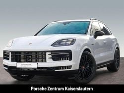 Carraraweißmetallic Gebraucht 2024 Porsche Cayenne S E-Hybrid SUV | 127.970 €