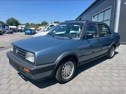 Blau Gebraucht 1990 VW Jetta Limousine | 7.999 €
