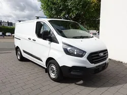 Weiß Gebraucht 2018 Ford Transit Custom Van / Kleinbus | 11.900 €