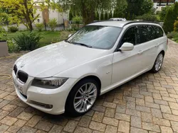 Weiß Gebraucht 2010 BMW 320 Sport Line Kombi | 10.900 €