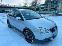 Silber Gebraucht 2006 VW Polo Cross Kleinwagen | 2.300 € (Fairer Preis)