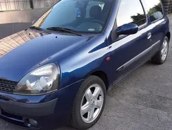 Blau Gebraucht 2001 Renault Clio II Kleinwagen | 400 €