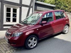 Rot Gebraucht 2007 Mazda 2 Exclusive Kombi | 2.650 € (Guter Preis)