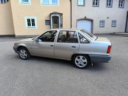 Silber Gebraucht 1988 Opel Kadett Limousine | 3.850 €