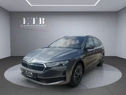 Grau Gebraucht 2024 Skoda Octavia Selection Kombi | 30.990 € (Guter Preis)