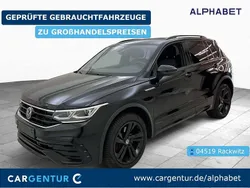 Deep black perleffekt (metallic) Gebraucht 2022 VW Tiguan R-line SUV | 32.607 € (Guter Preis)