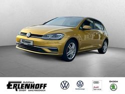 Gelb Gebraucht 2017 VW Golf VII Sound Limousine | 15.990 € (Teuer)