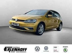 Gelb Gebraucht 2017 VW Golf VII Sound Limousine | 15.990 € (Teuer)