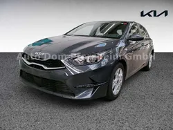 Dark penta met. (h8g) Gebraucht 2024 Kia Ceed Comfort Limousine | 22.490 € (Superpreis)