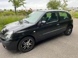 Schwarz Gebraucht 2005 Renault Clio II Kleinwagen | 950 € (Guter Preis)