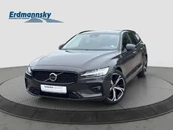 Platinum grey (grau) Gebraucht 2023 Volvo V60 Plus Kombi | 38.960 € (Fairer Preis)
