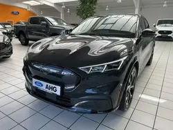 Dark matter grau metallic Gebraucht 2023 Ford Mustang Mach-E Premium SUV | 45.990 € (Teuer)