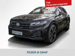 Grenadilschwarz metallic Gebraucht 2024 VW Touareg R-line SUV | 74.990 € (Teuer)