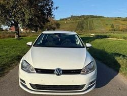 Weiß Gebraucht 2015 VW Golf VII LOUNGE Limousine | 7.250 € (Guter Preis)