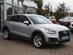 Silber Gebraucht 2017 Audi Q2 Comfort SUV | 15.950 € (Guter Preis)