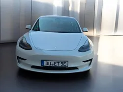 Weiß Gebraucht 2021 Tesla Model 3 Standard Range Plus Limousine | 22.500 € (Guter Preis)