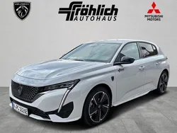 Okenit weiß metallic Gebraucht 2024 Peugeot e-308 GT Kleinwagen | 35.890 € (Superpreis)