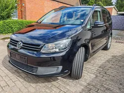 Schwarz Gebraucht 2010 VW Touran Van / Kleinbus | 6.399 € (Fairer Preis)