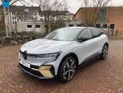 Grau Gebraucht 2022 Renault Mégane Iconic Limousine | 29.995 € (Fairer Preis)