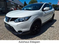 Weiß Gebraucht 2015 Nissan Qashqai Acenta+ SUV | 11.390 € (Fairer Preis)