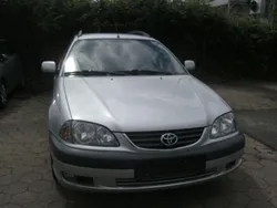 Silber Gebraucht 2002 Toyota Avensis Terra Kombi | 4.600 €
