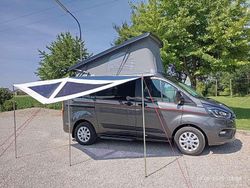 Grau Gebraucht 2024 Ford Transit Custom Van / Kleinbus | 44.590 €