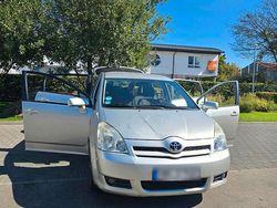 Grau Gebraucht 2007 Toyota Corolla Verso Van / Kleinbus | 2.800 € (Fairer Preis)