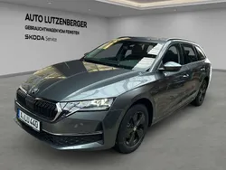 Grau Gebraucht 2024 Skoda Octavia Selection Kombi | 29.490 € (Superpreis)