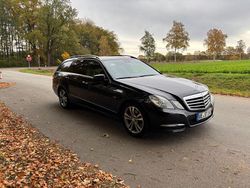 Schwarz Gebraucht 2010 Mercedes E250 Avantgarde Kombi | 9.999 € (Guter Preis)