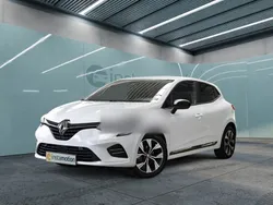Weiß Gebraucht 2023 Renault Clio V Evolution Limousine | 19.270 € (Fairer Preis)