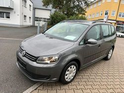 Grau Gebraucht 2010 VW Touran Trendline Van / Kleinbus | 6.950 € (Fairer Preis)