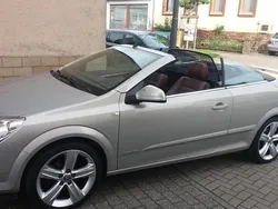 Grau Gebraucht 2010 Opel Astra Cabriolet Cabrio | 5.000 € (Fairer Preis)