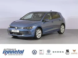 Anemonenblau metallic Gebraucht 2024 VW Golf VIII Life Limousine | 27.140 € (Etwas zu teuer)