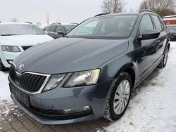 Grau Gebraucht 2017 Skoda Octavia Kombi | 9.700 € (Fairer Preis)