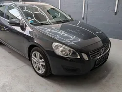 Grau Gebraucht 2012 Volvo V60 Kombi | 4.850 € (Fairer Preis)