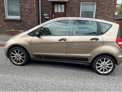 Gold Gebraucht 2006 Mercedes A150 Kleinwagen | 1.333 € (Etwas zu teuer)