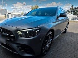 Grau Gebraucht 2020 Mercedes E400 AMG Kombi | 39.950 € (Fairer Preis)