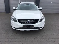 Weiß Gebraucht 2014 Volvo XC60 Kinetic SUV | 15.225 €