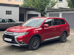 Rot Gebraucht 2017 Mitsubishi Outlander Edition SUV | 14.200 € (Superpreis)