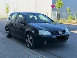 Schwarz Gebraucht 2010 VW Golf VI GTI Kleinwagen | 2.350 €