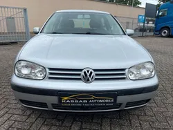 Silber Gebraucht 2001 VW Golf IV Basis Limousine | 2.650 € (Fairer Preis)