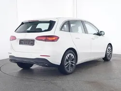 Gebraucht 2024 Mercedes B200 Van / Kleinbus | 33.490 € (Teuer)