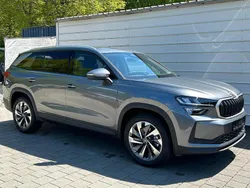 Graphitegrau metallic Neu 2025 Skoda Kodiaq Selection SUV | 41.970 €