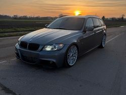 Grau Gebraucht 2011 BMW 335 Kombi | 21.500 €