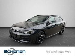 Grenadillschwarz metallic (metallic) Gebraucht 2025 VW Passat R-line Kombi | 41.480 € (Superpreis)