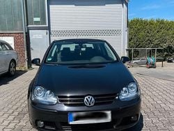 Schwarz Gebraucht 2006 VW Golf V Kleinwagen | 2.500 € (Fairer Preis)