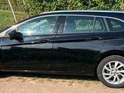 Schwarz Gebraucht 2020 Opel Astra Kombi | 12.400 € (Fairer Preis)